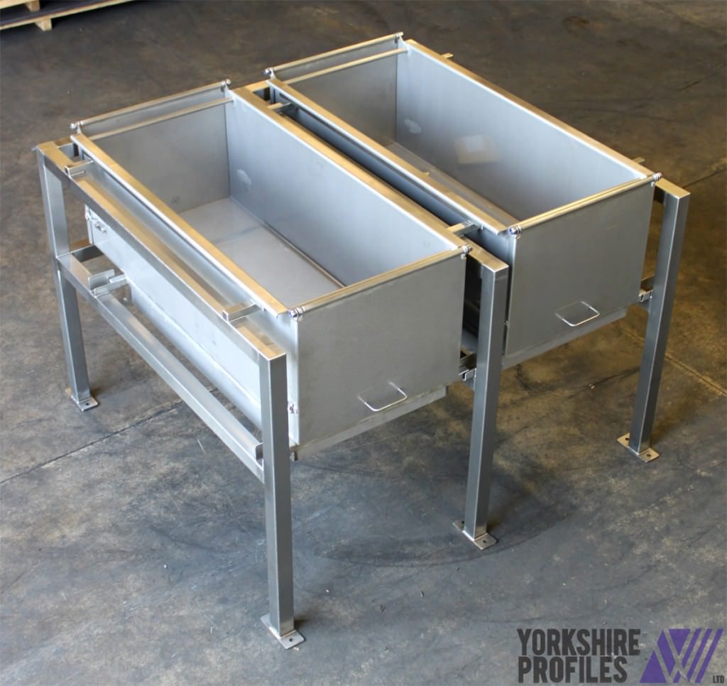 Stainless steel assembly for food industry